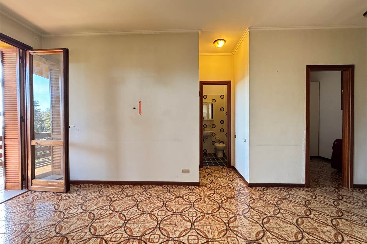 Bilocale con terrazzo 