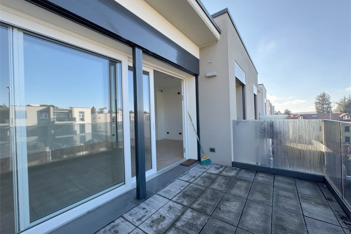 Trilocale con terrazzo e box