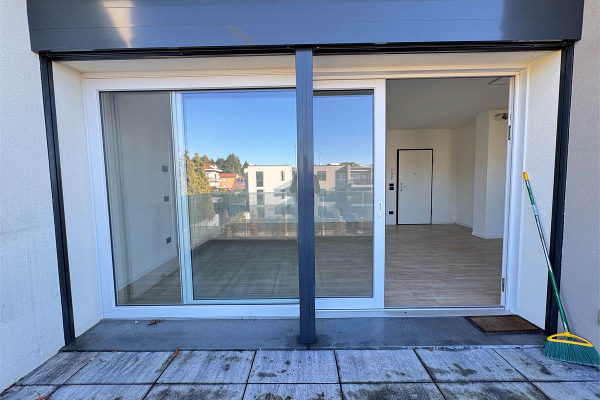 Trilocale con terrazzo e box