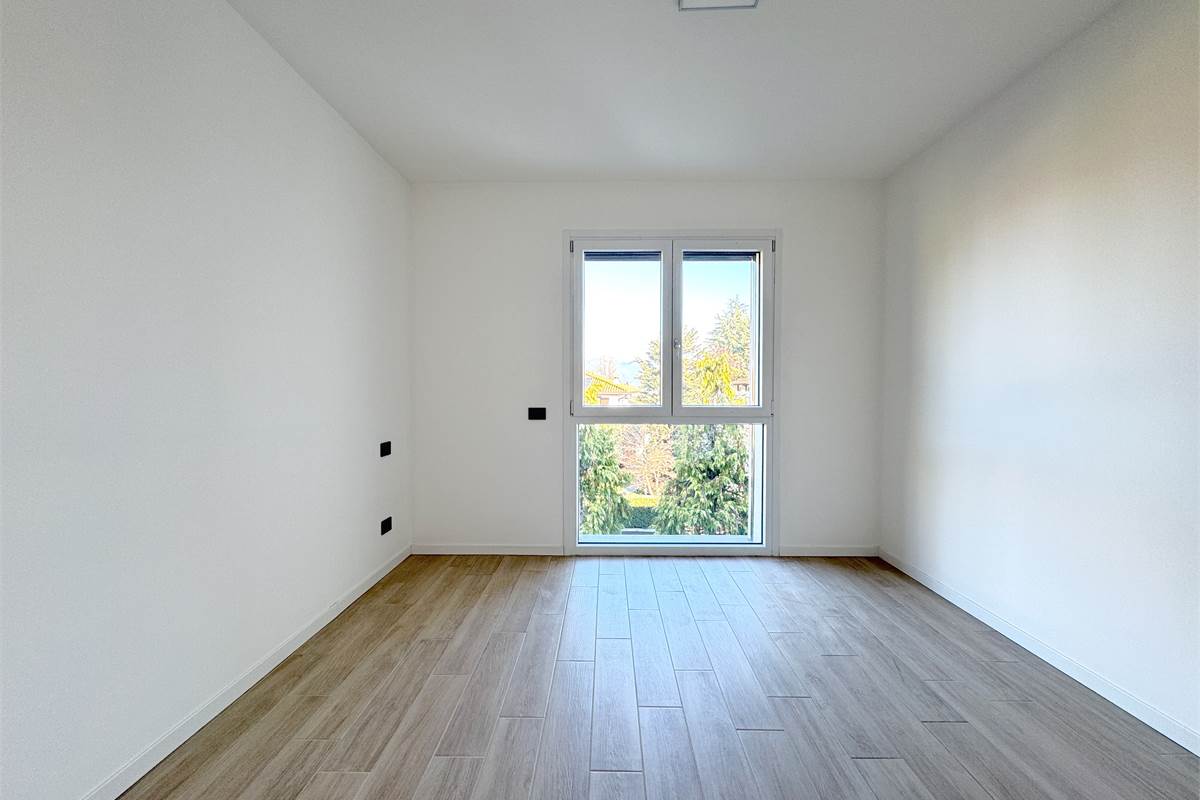 Trilocale con terrazzo e box