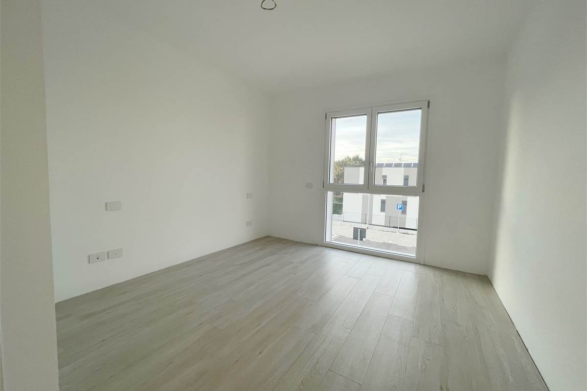 Nuovo trilocale ultimo piano con terrazzo e box