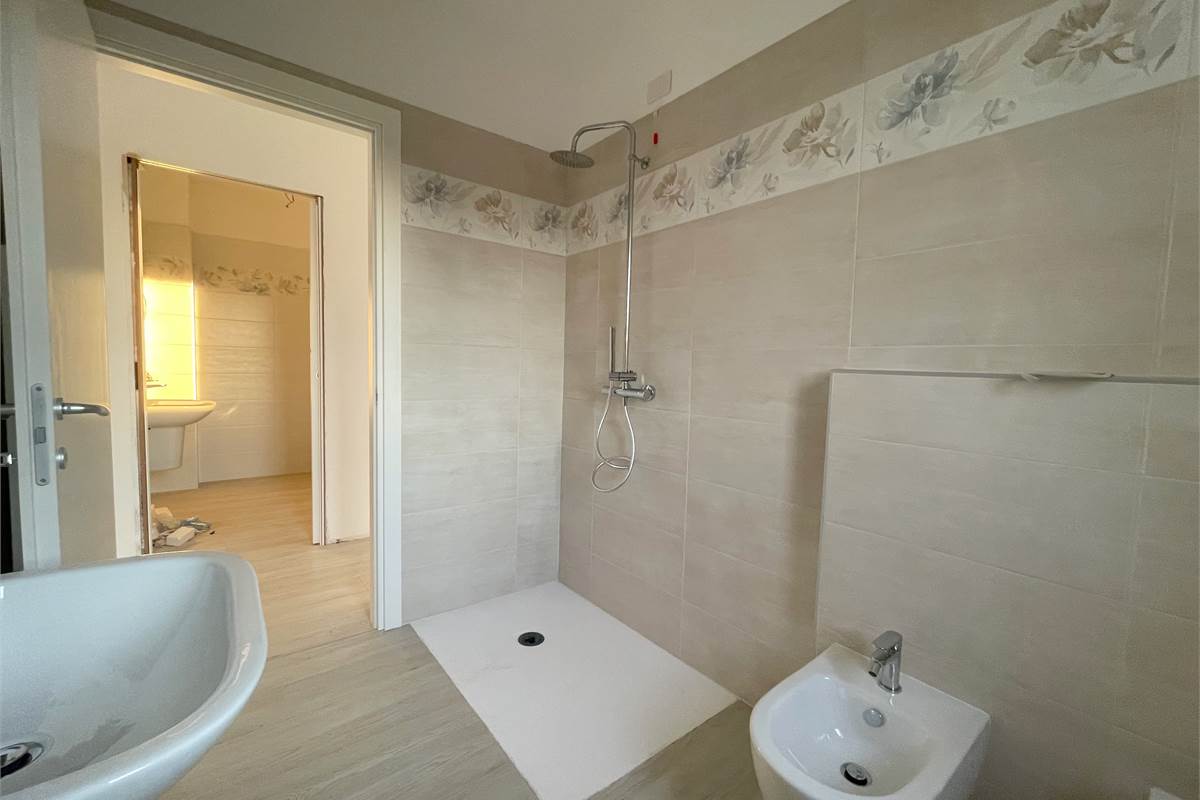 Nuovo trilocale ultimo piano con terrazzo e box