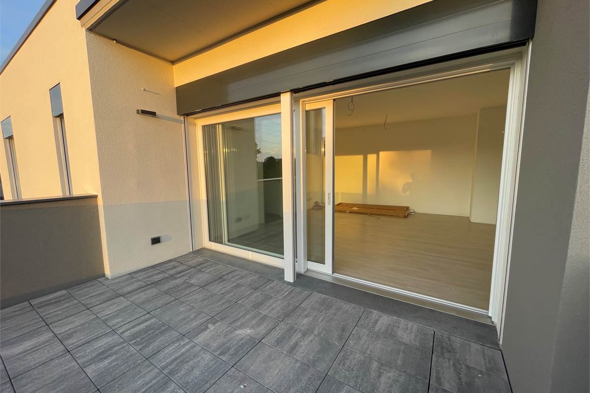 Nuovo trilocale ultimo piano con terrazzo e box