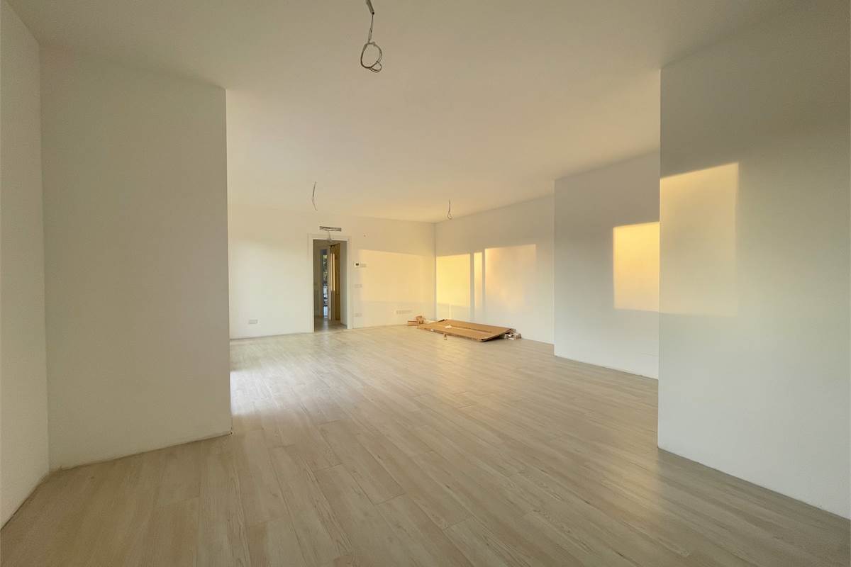 Nuovo trilocale ultimo piano con terrazzo e box