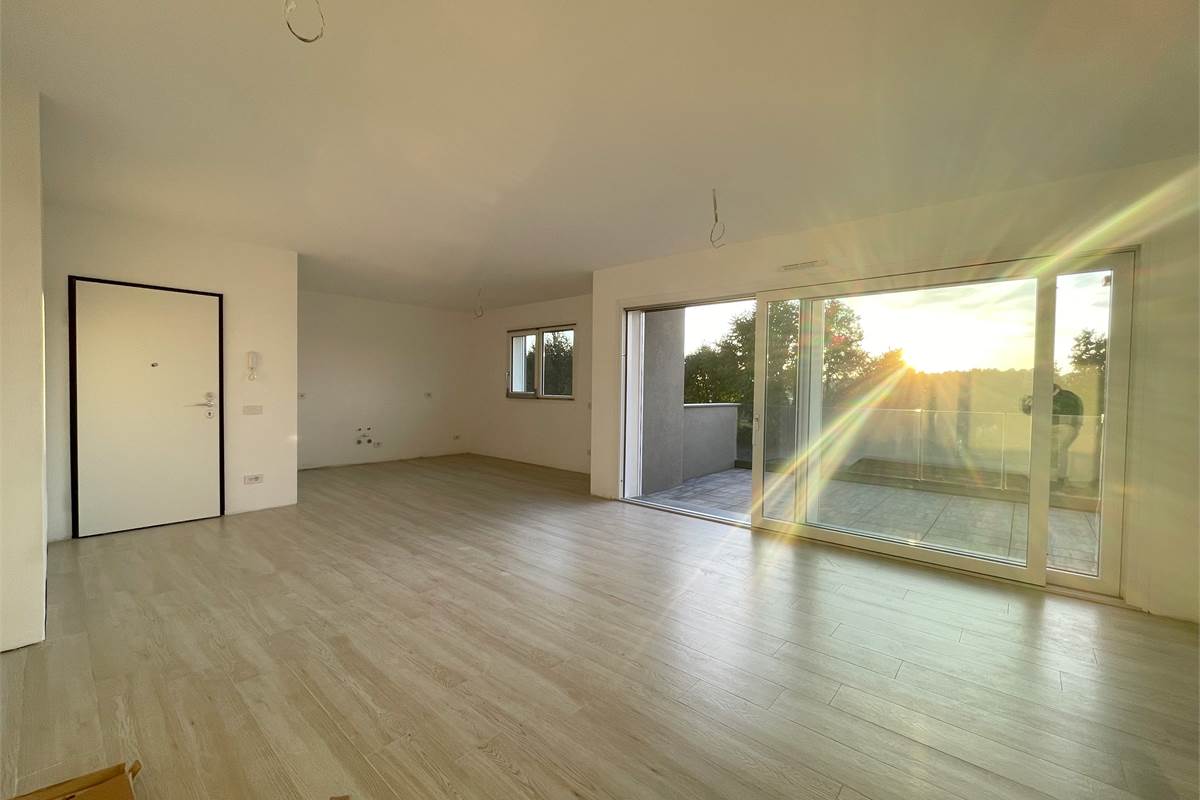 Nuovo trilocale ultimo piano con terrazzo e box