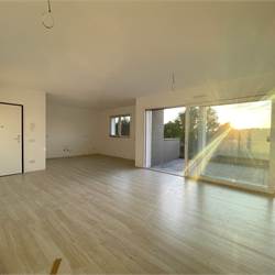 Nuovo trilocale ultimo piano con terrazzo e box