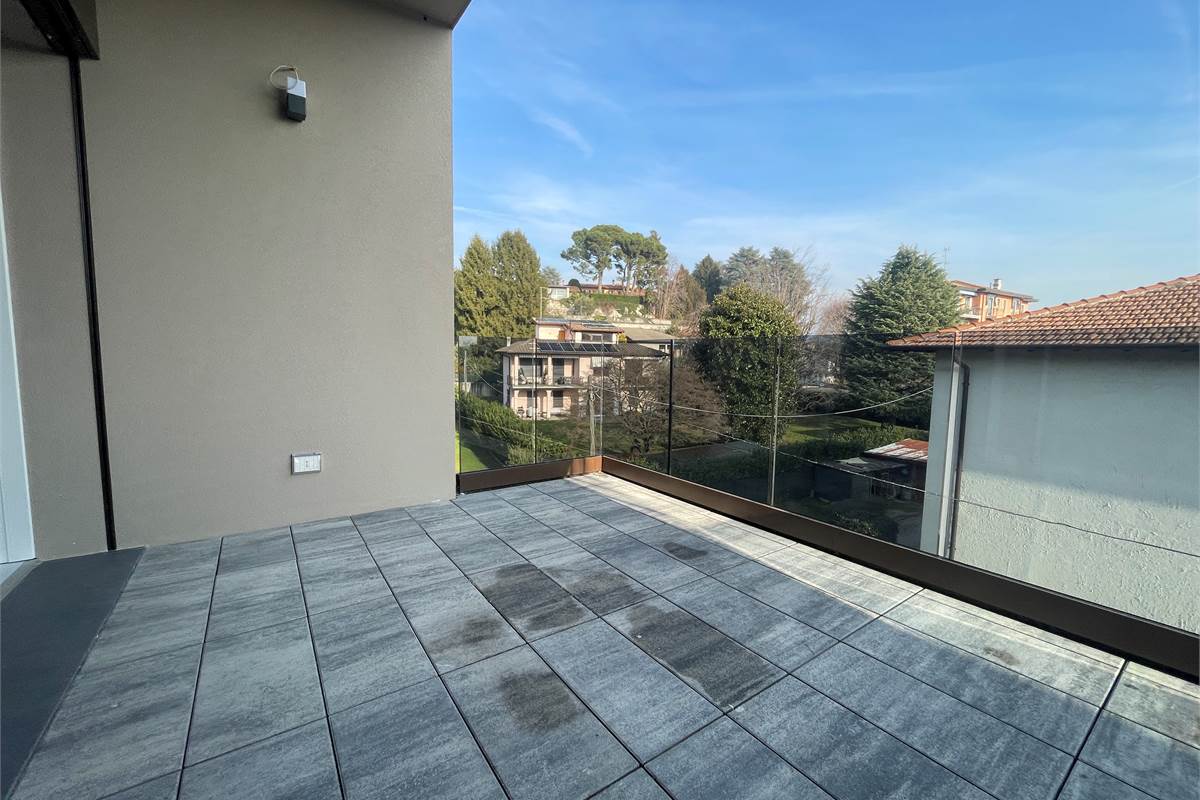 Nuovo trilocale con terrazzo
