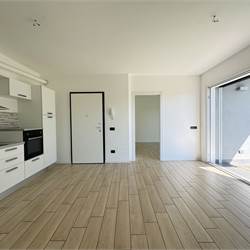 Trilocale con giardino e box doppio