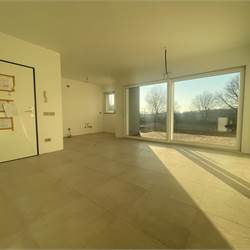 Nuovo trilocale con giardino