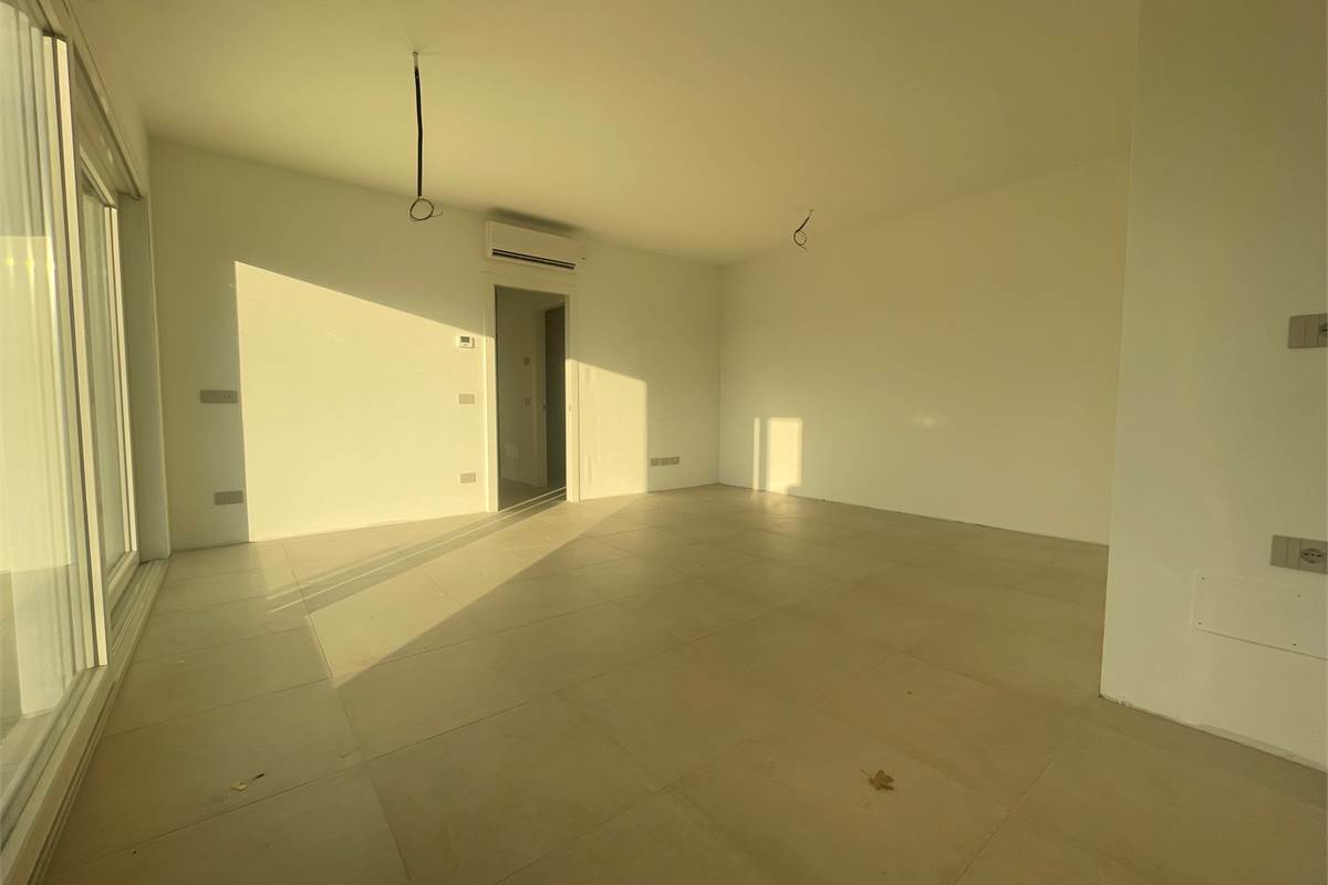 Nuovo trilocale con giardino