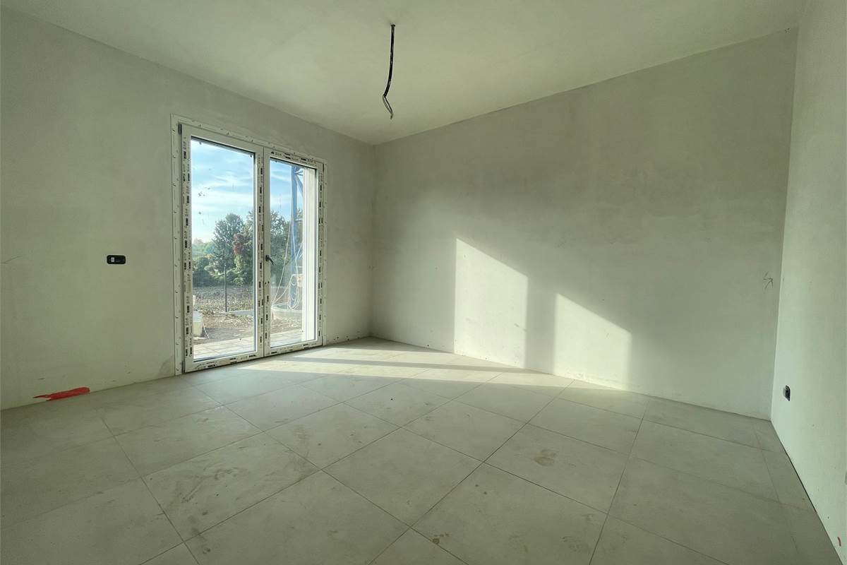 Nuovo trilocale con giardino