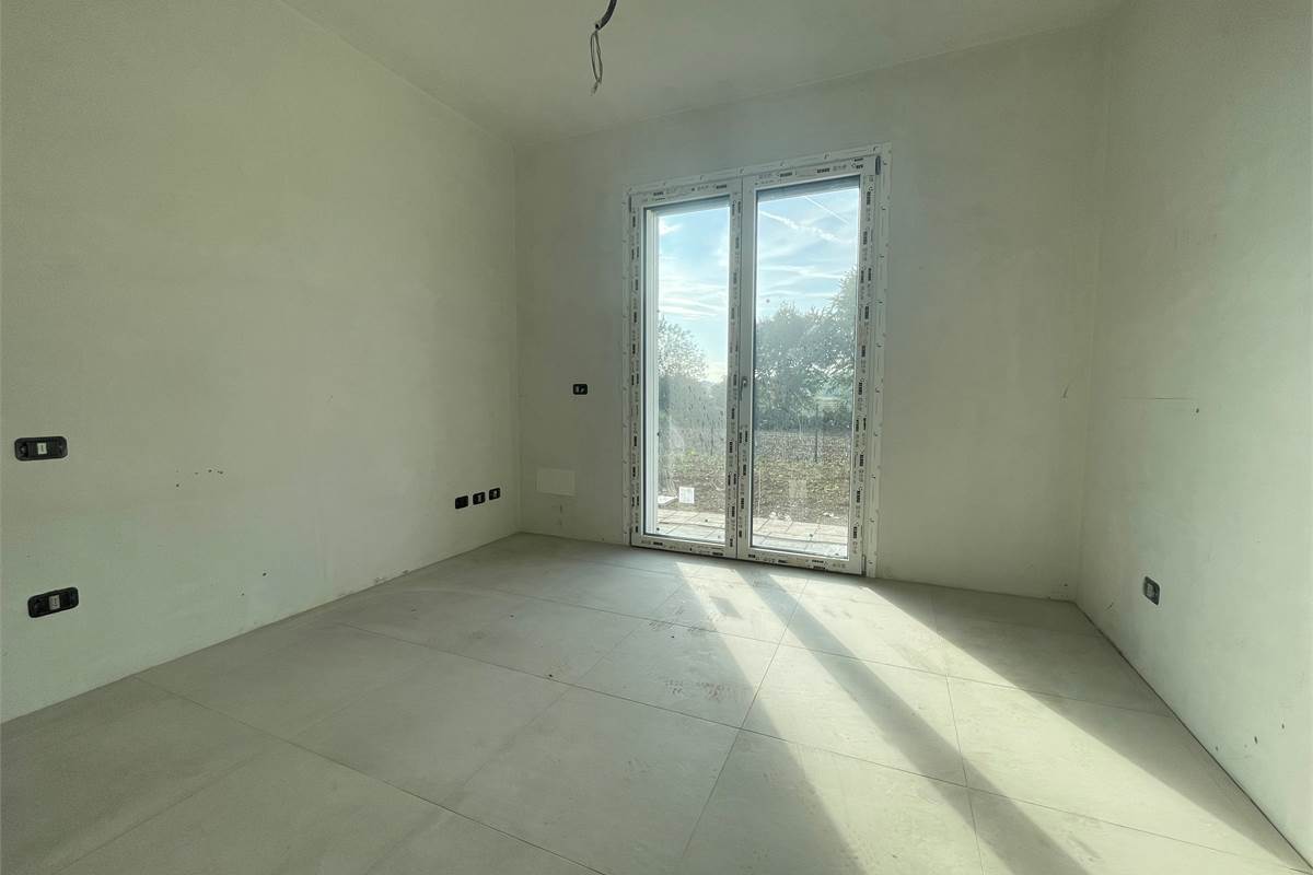 Nuovo trilocale con giardino