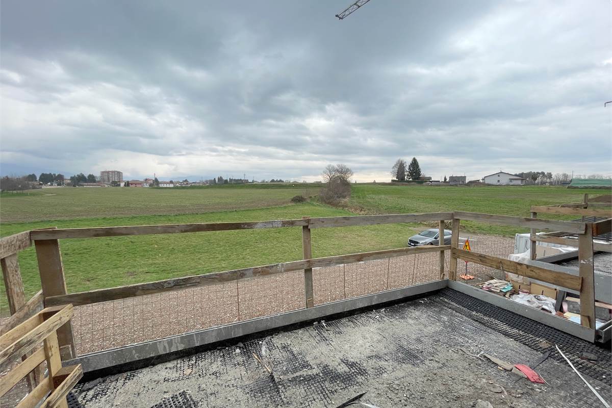 Nuovo trilocale ultimo piano con terrazzo e box