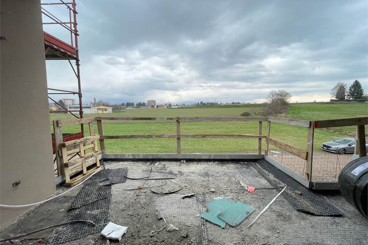 Nuovo trilocale ultimo piano con terrazzo e box