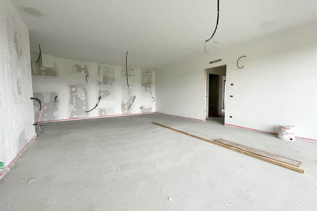 Nuovo trilocale ultimo piano con terrazzo e box