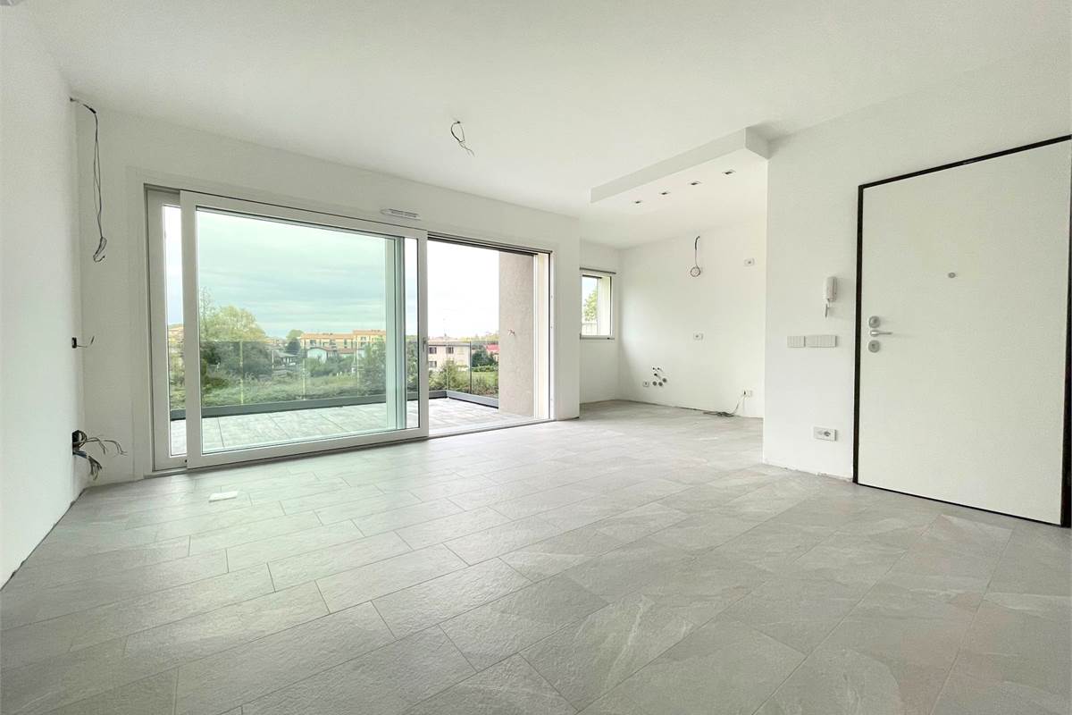 Nuovo trilocale con terrazzo