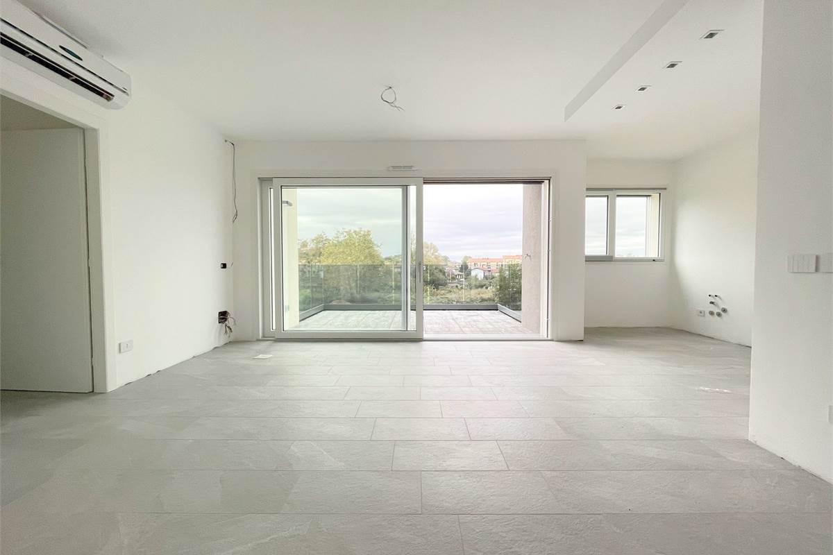 Nuovo trilocale con terrazzo