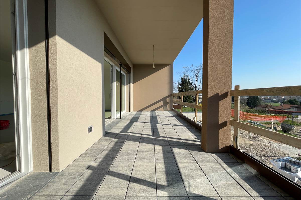 Nuovo trilocale con terrazzo e box doppio