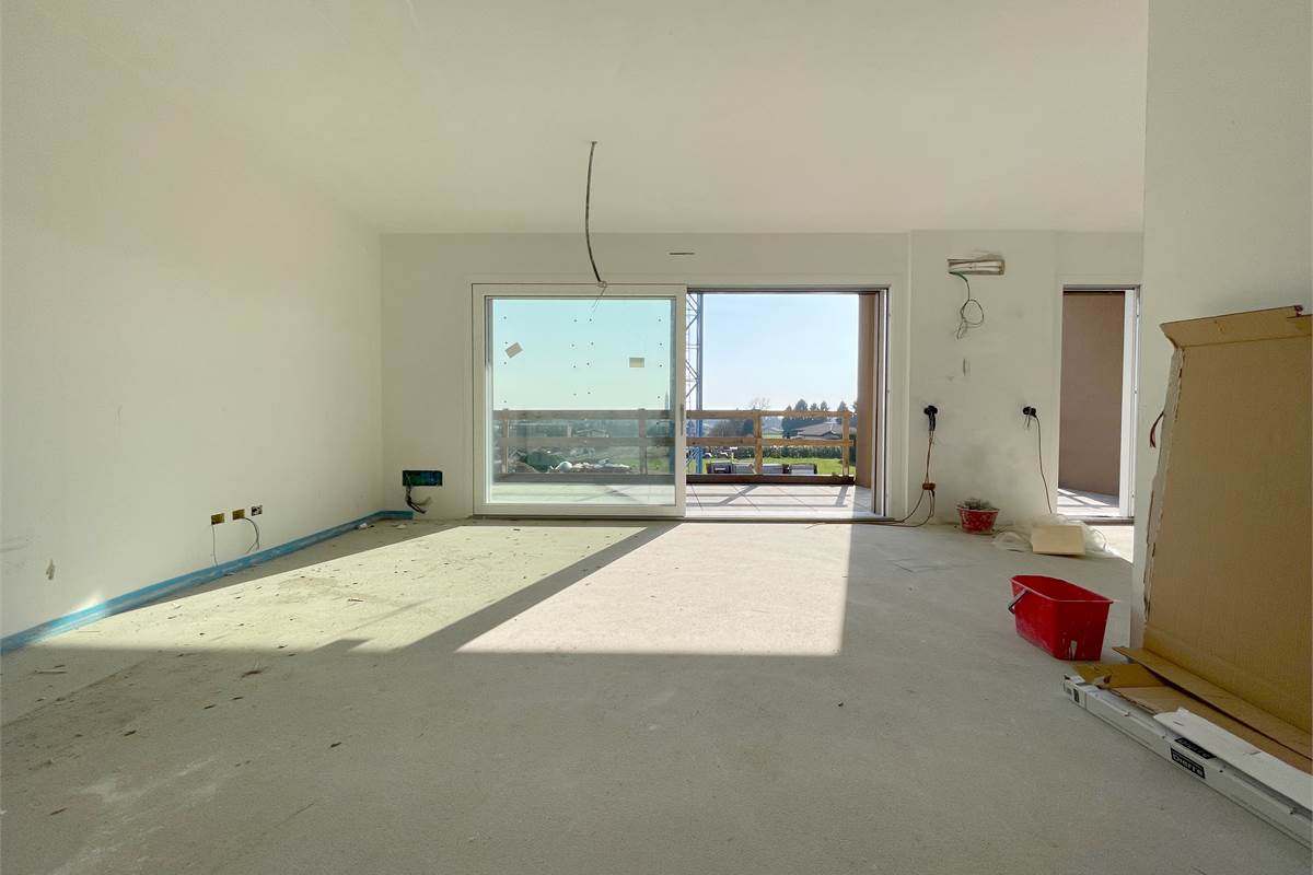 Nuovo trilocale con terrazzo e box doppio