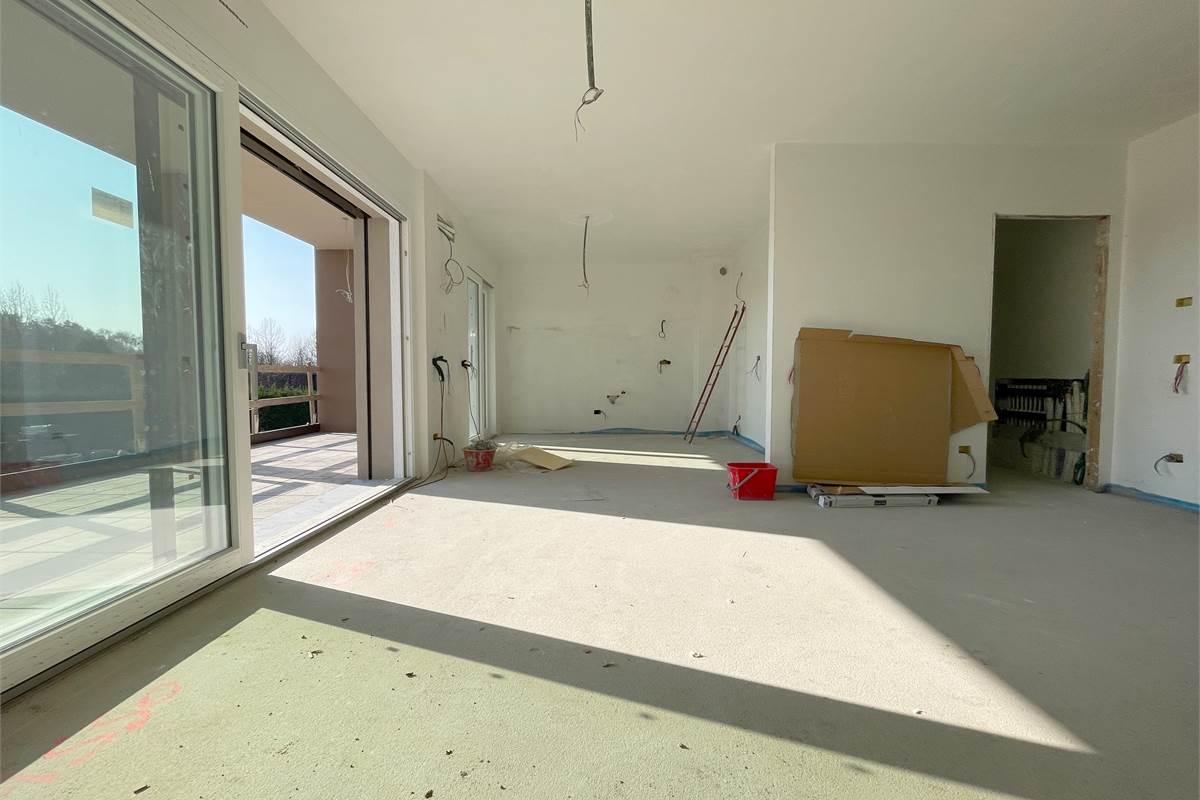 Nuovo trilocale con terrazzo e box doppio