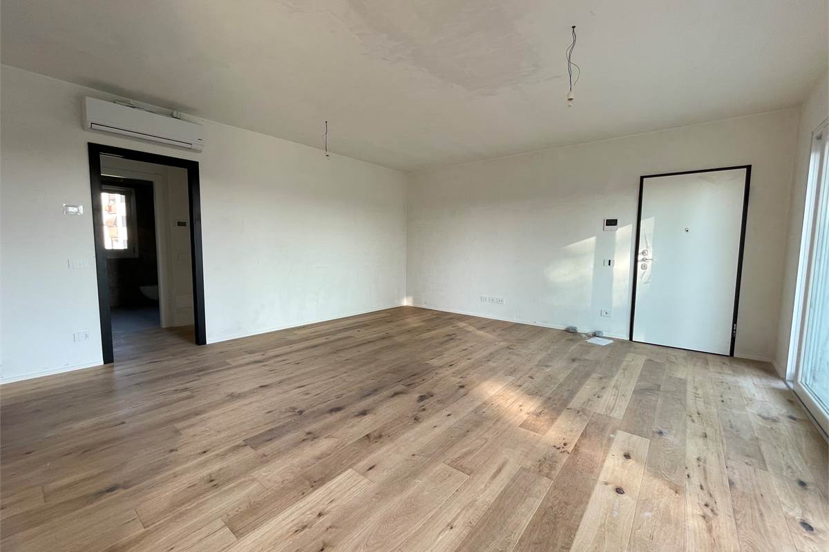 Nuovo trilocale con terrazzo e box doppio