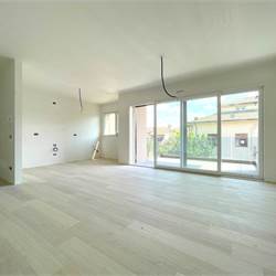 Nuovo trilocale con terrazzo