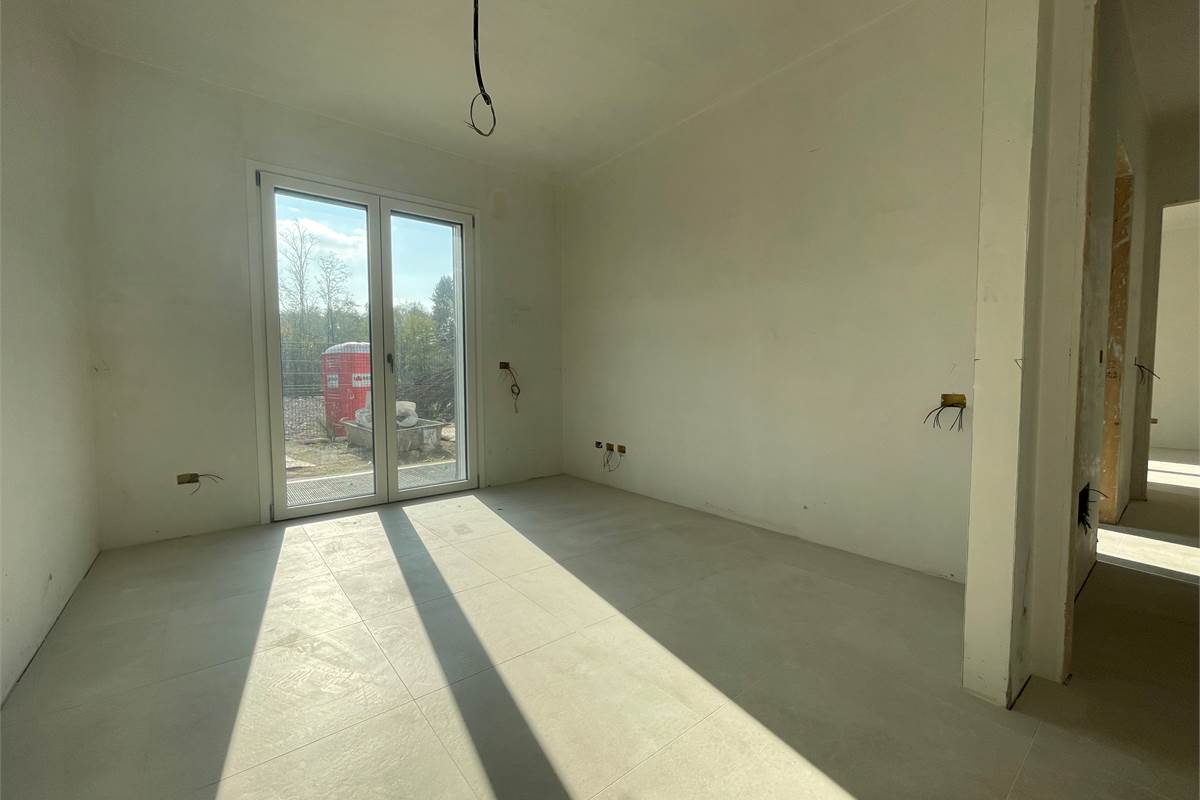 Nuovo trilocale con giardino