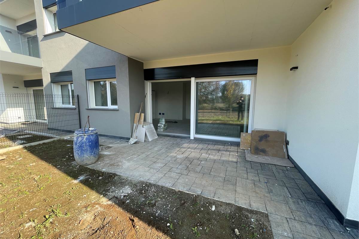 Nuovo trilocale con giardino