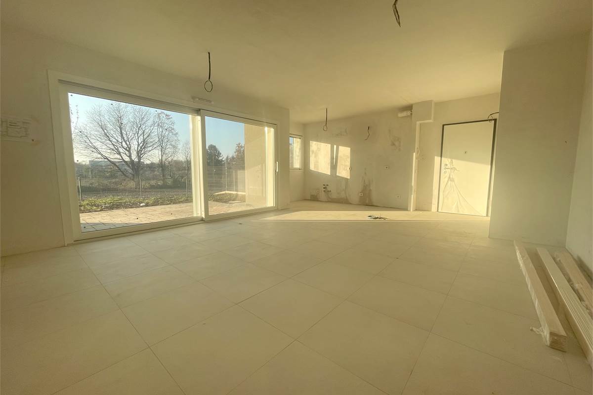 Nuovo trilocale con giardino