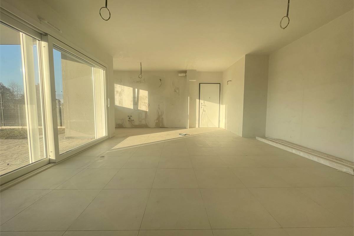 Nuovo trilocale con giardino