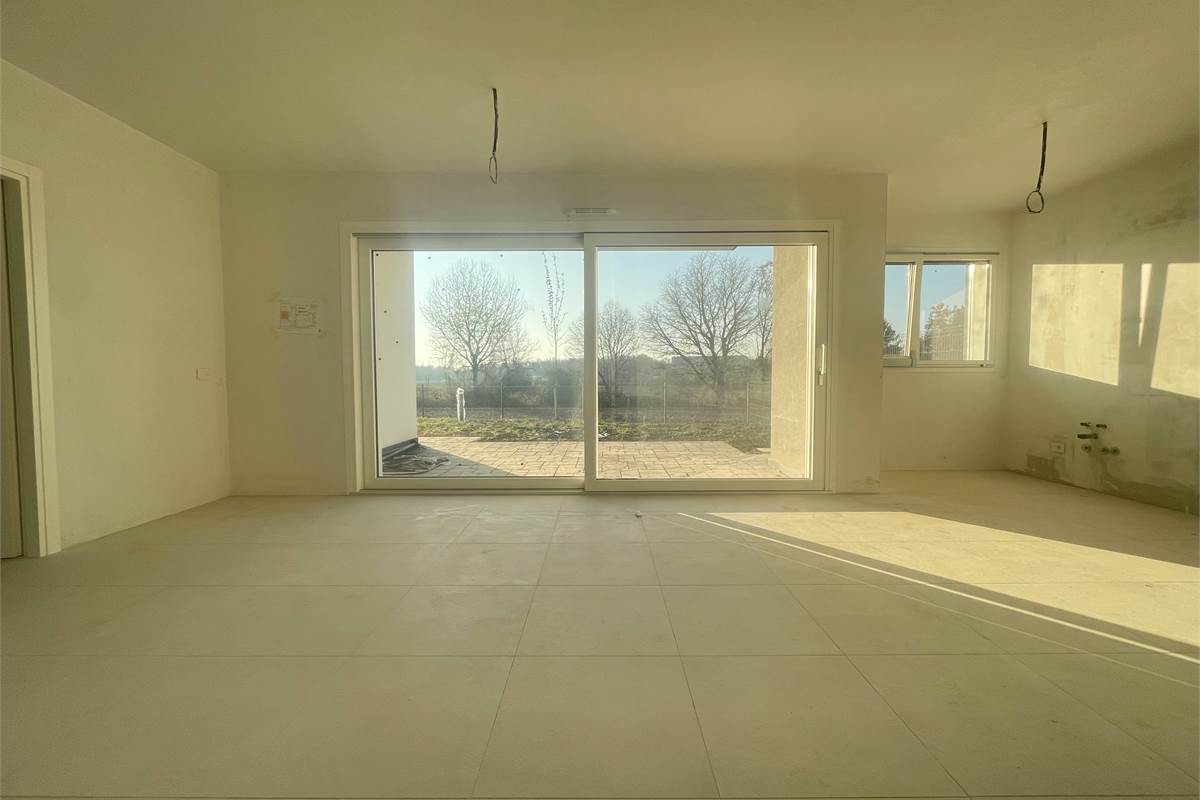 Nuovo trilocale con giardino