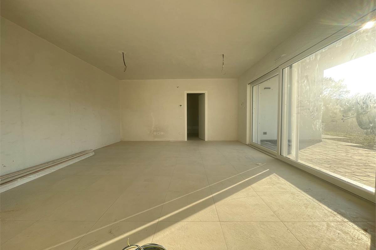 Nuovo trilocale con giardino