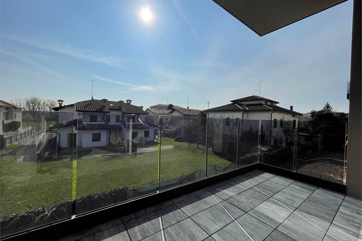 Nuovo bilocale con terrazzo