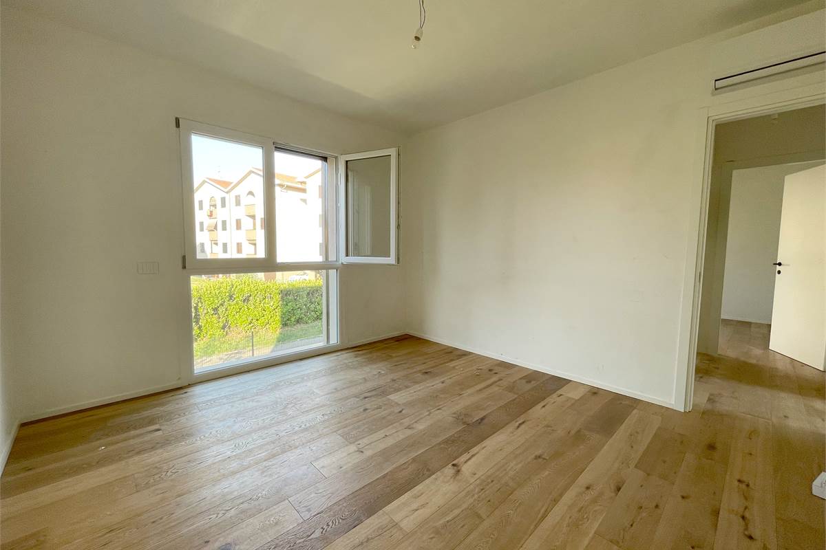 Nuovo trilocale con terrazzo e box