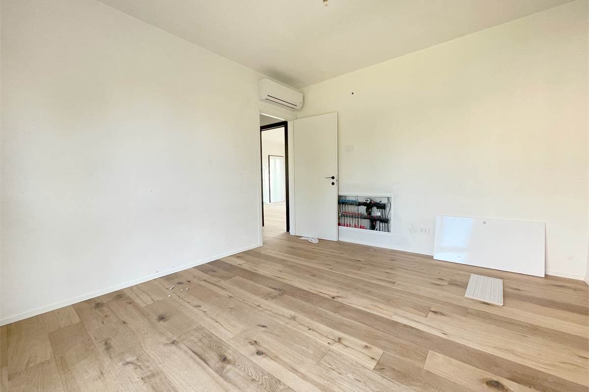 Nuovo trilocale con terrazzo e box