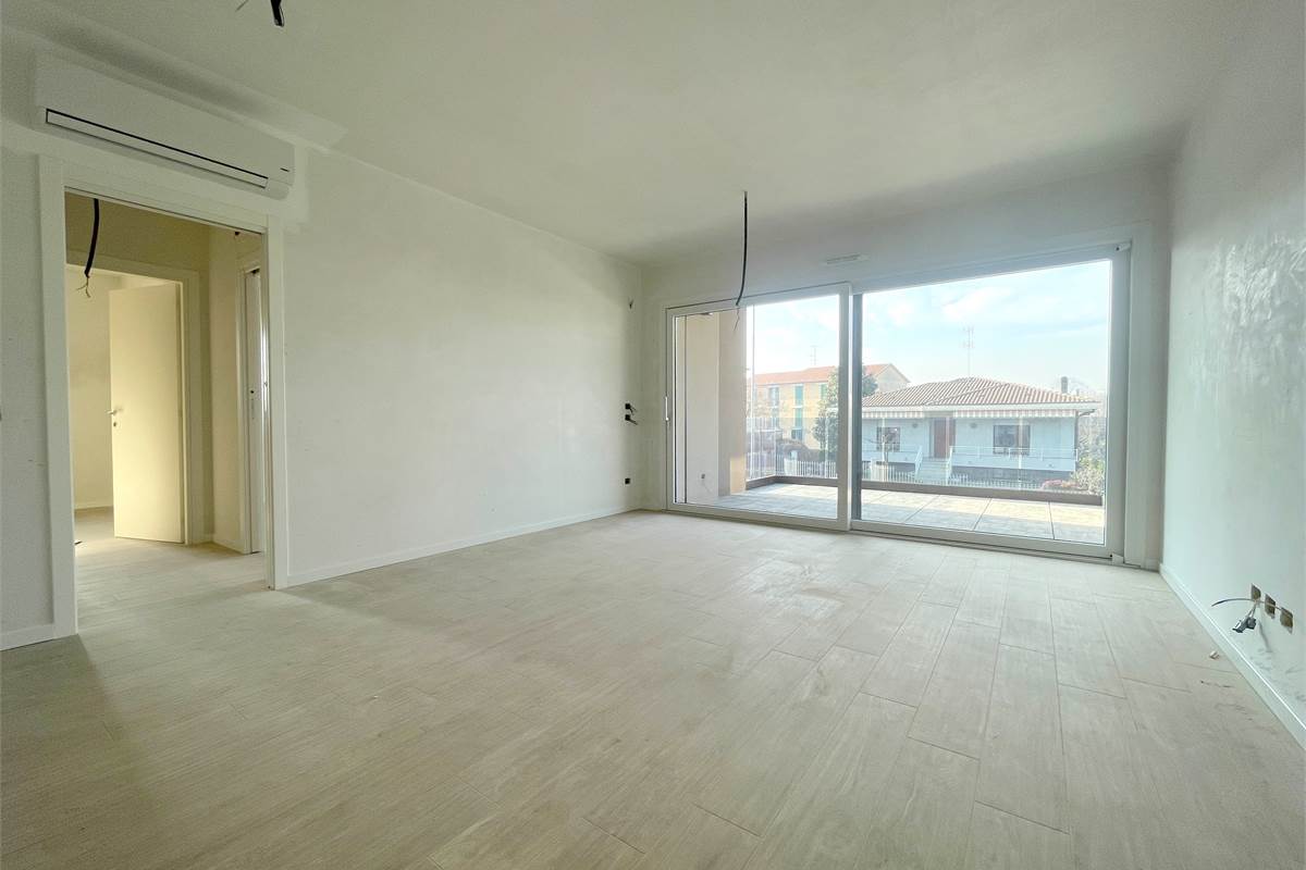 Nuovo bilocale con terrazzo