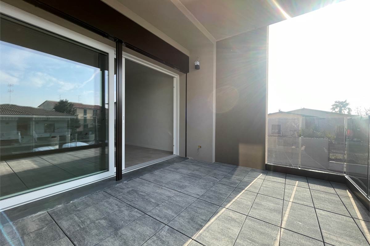 Nuovo bilocale con terrazzo