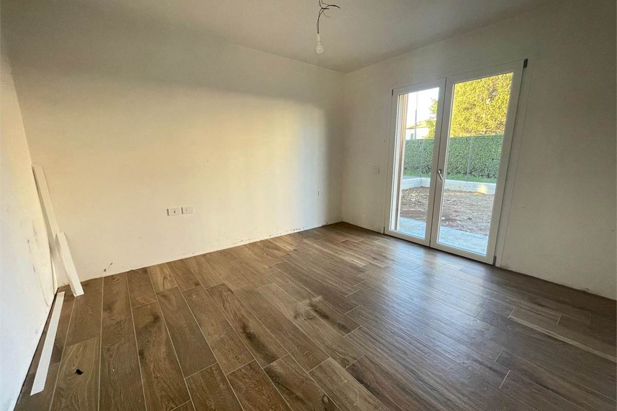 Nuovo trilocale con giardino