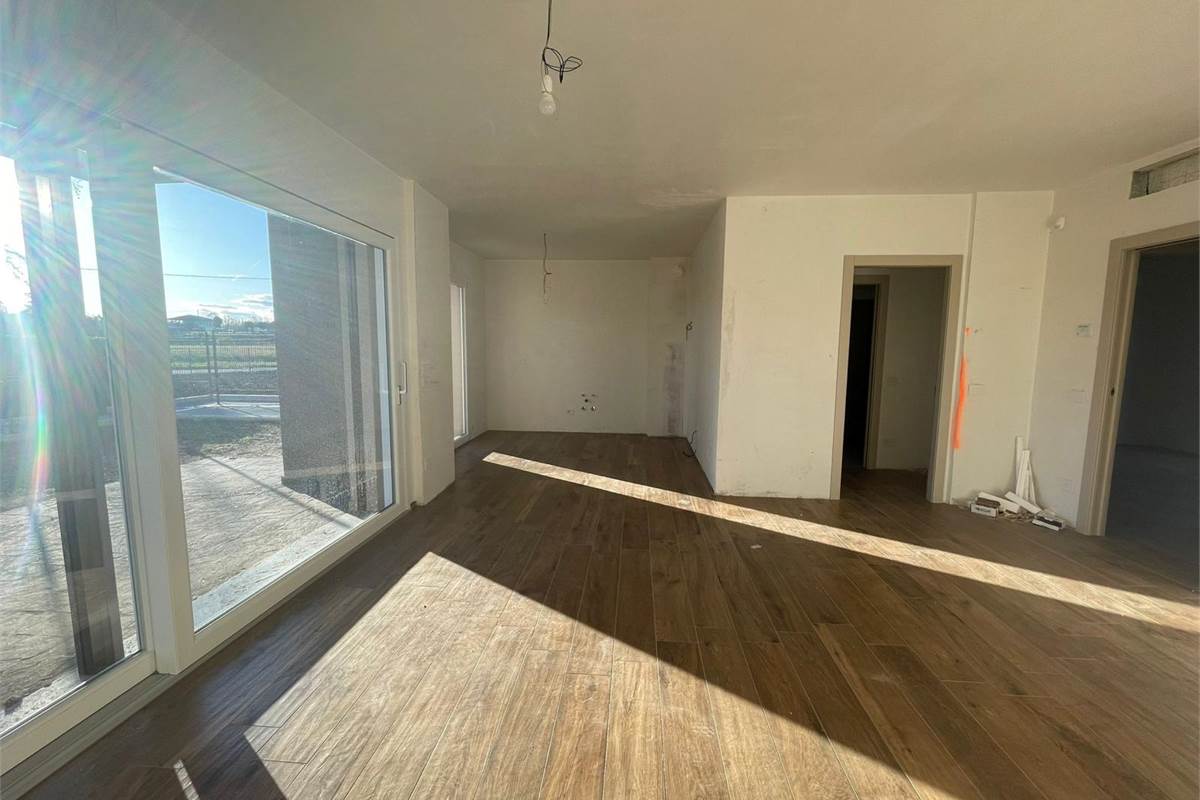 Nuovo trilocale con giardino