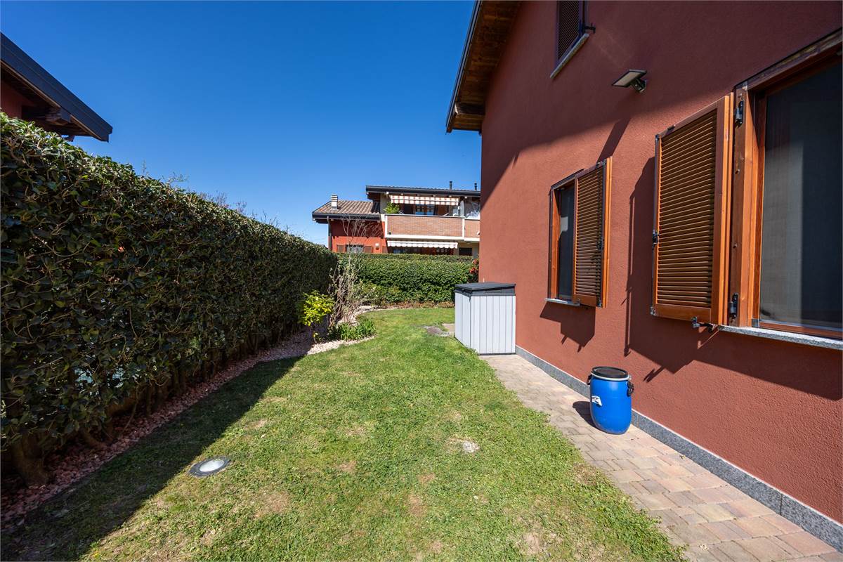 Trilocale con giardino e box doppio