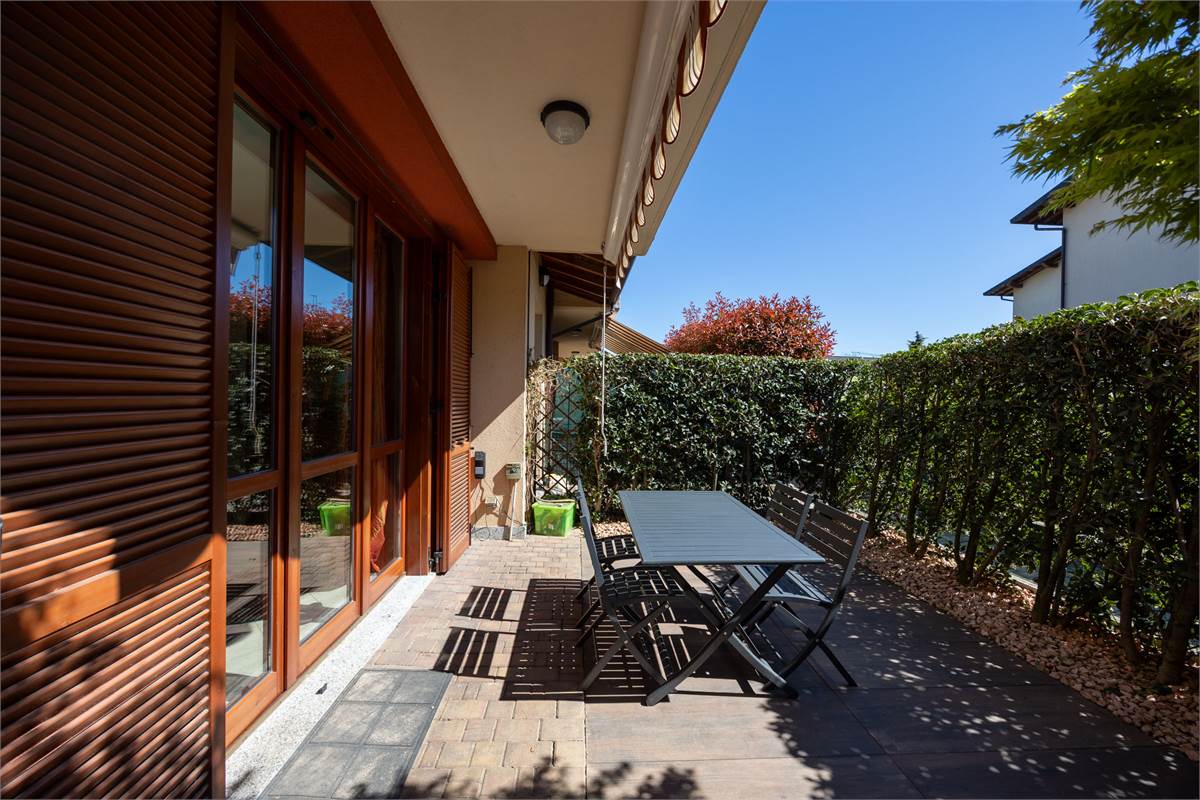 Trilocale con giardino e box doppio