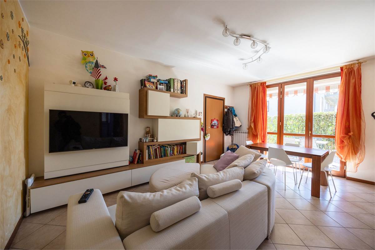 Trilocale con giardino e box doppio