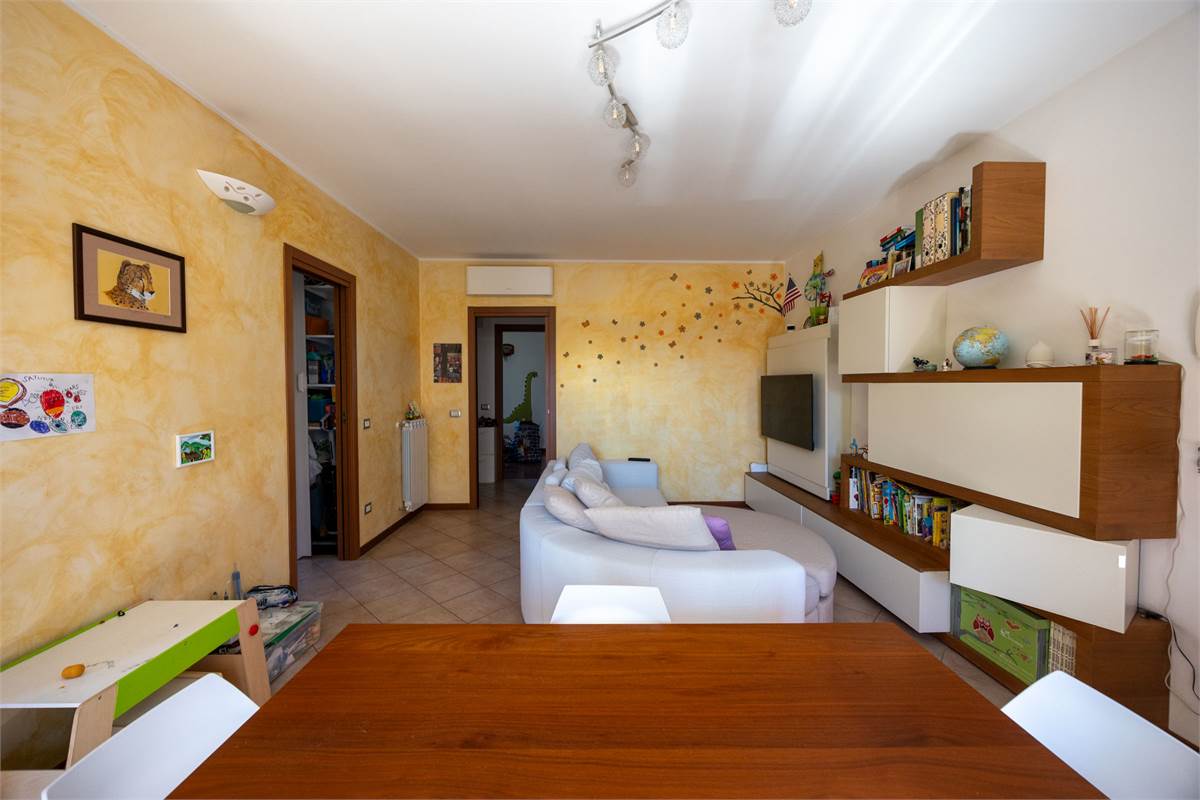 Trilocale con giardino e box doppio