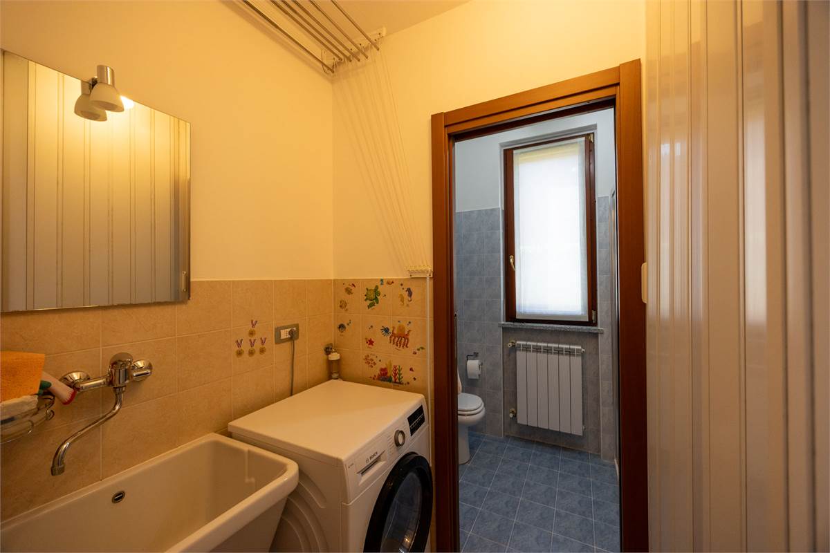 Trilocale con giardino e box doppio