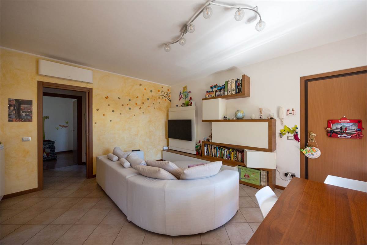 Trilocale con giardino e box doppio