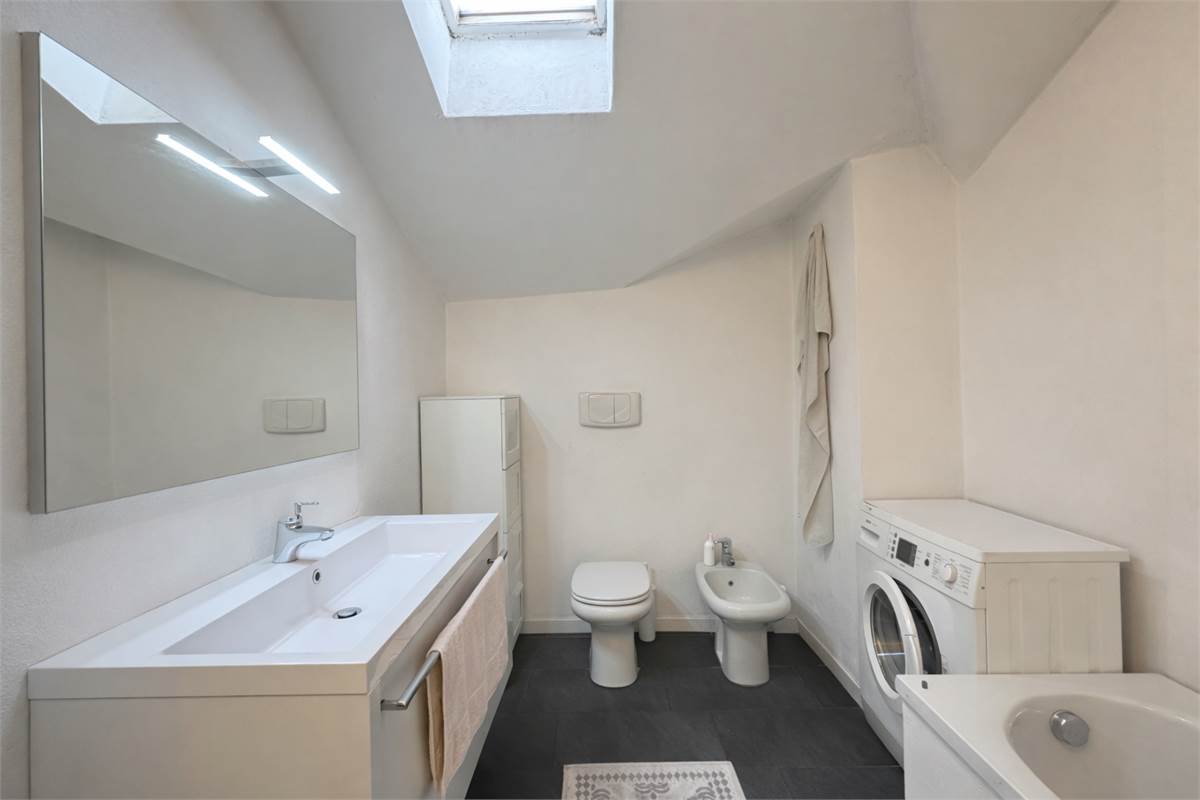 Ampio trilocale con terrazzo e box