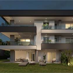 Nuovo trilocale con giardino