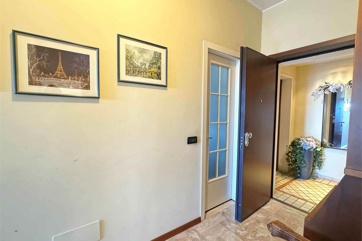 Appartamento signorile con balcone panoramico sul Monte Rosa