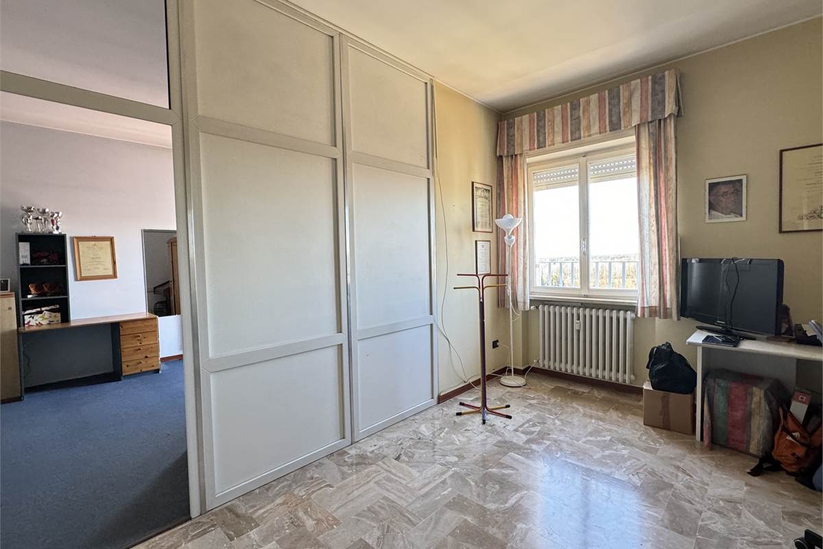 Appartamento signorile con balcone panoramico sul Monte Rosa