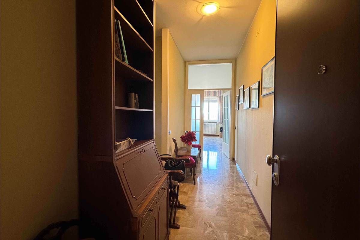 Appartamento signorile con balcone panoramico sul Monte Rosa